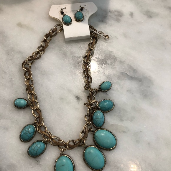Turquoise stile necklace and earrings - Picture 2 of 3